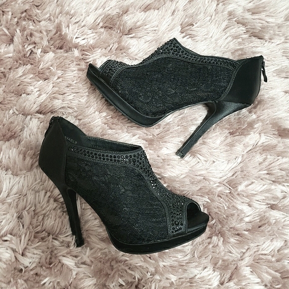 Black Lace AYAEL9 Michaelangelo Heels - Picture 4 of 11